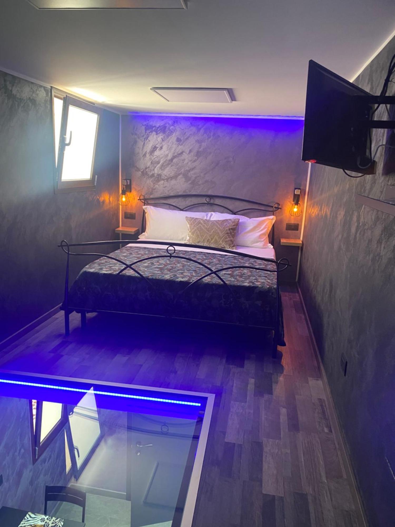 Apartment Il Cortiletto28 & House Syracuse